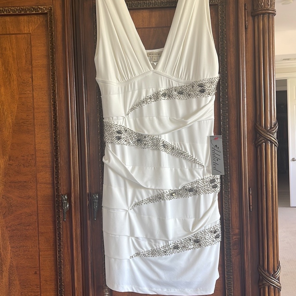 Off White Dress w Beading New Size L